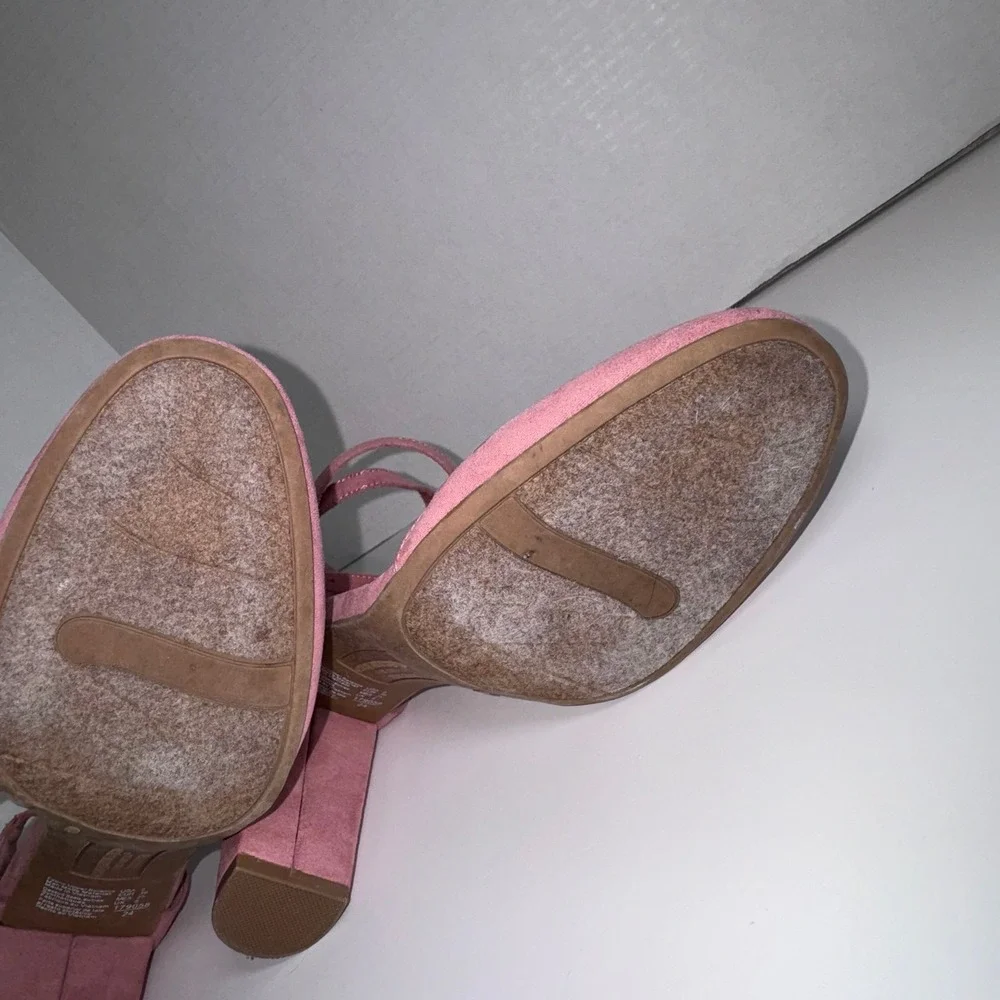 Christian Siriano Women's Faux Suede Feel Close Toe Dusty Pink Heel Size 8